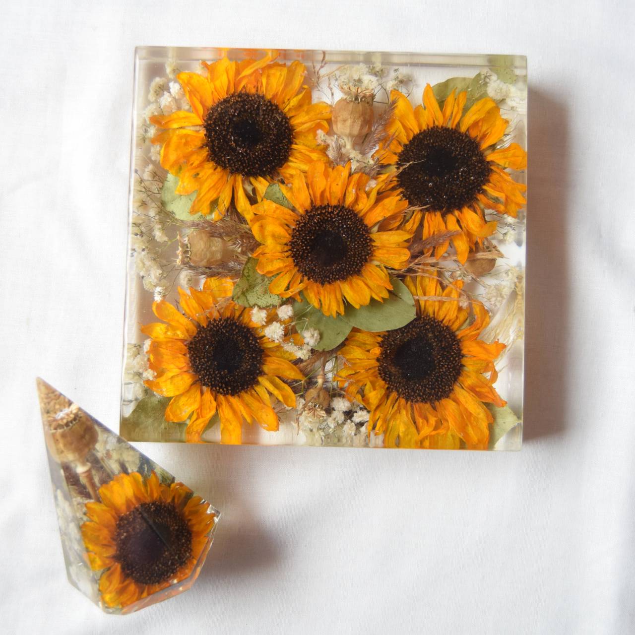 Kytice v pryskyřici - kostka 16x16cm