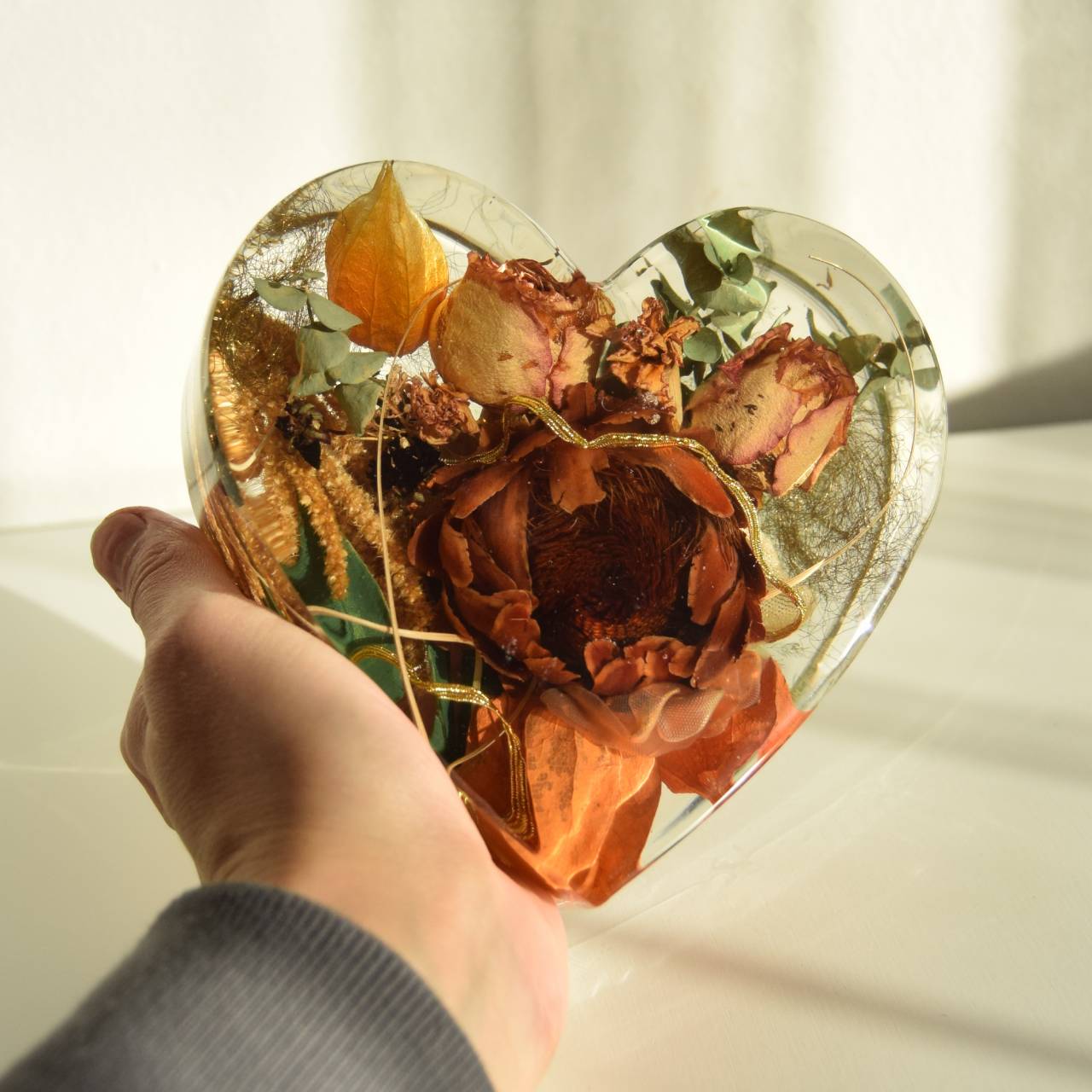 Kytice v pryskyřici - Srdce 14x13cm