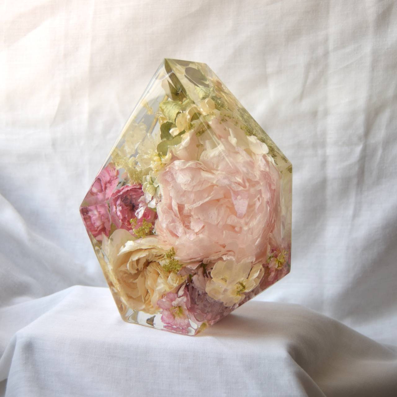 Kytice v pryskyřici - krystal velký 15x13,5cm