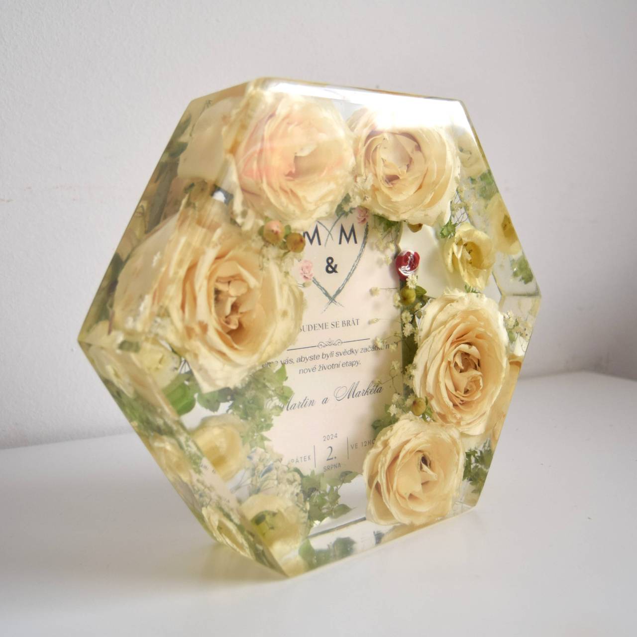 Kytice v pryskyřici - Hexagon velký 25x23 cm