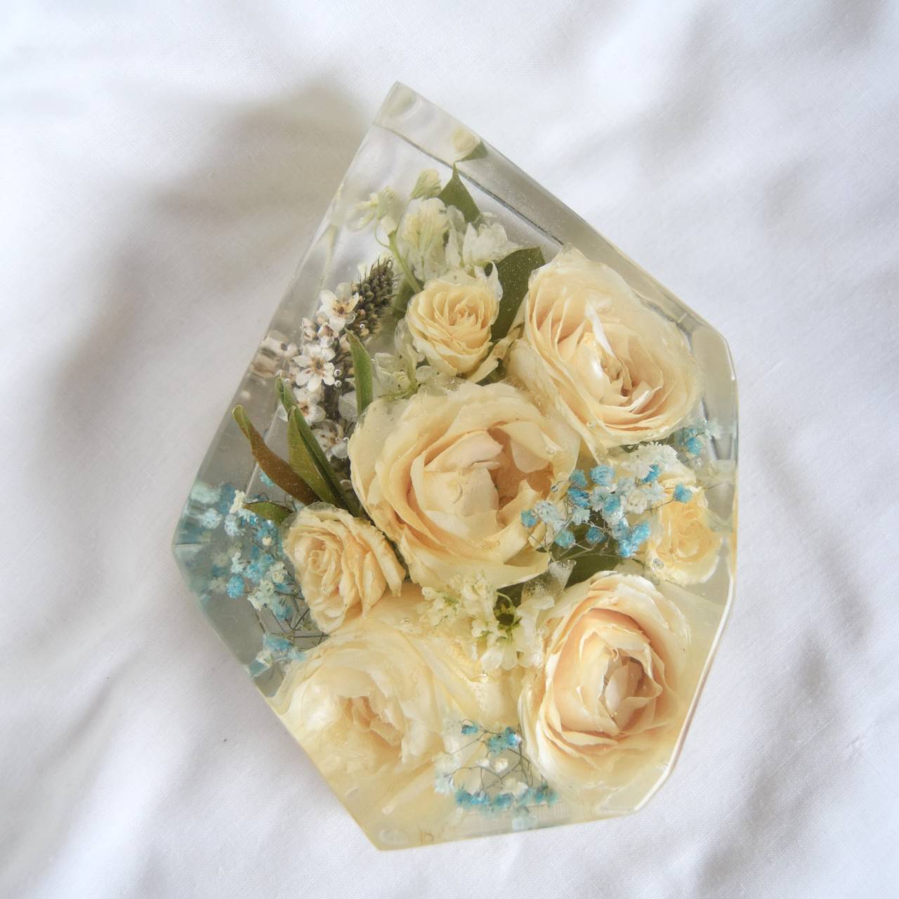 Kytice v pryskyřici - krystal velký 15x13,5cm