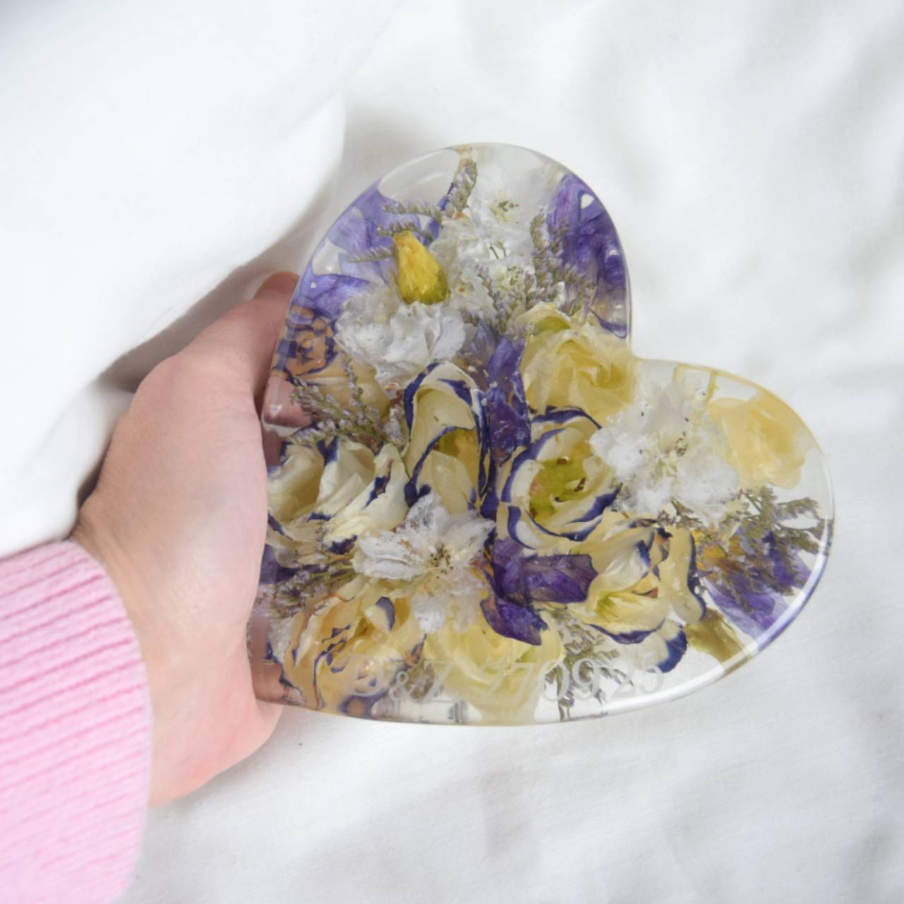 Kytice v pryskyřici - Srdce 14x13cm