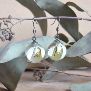 Kuličkové náušnice s pravými sněženkami